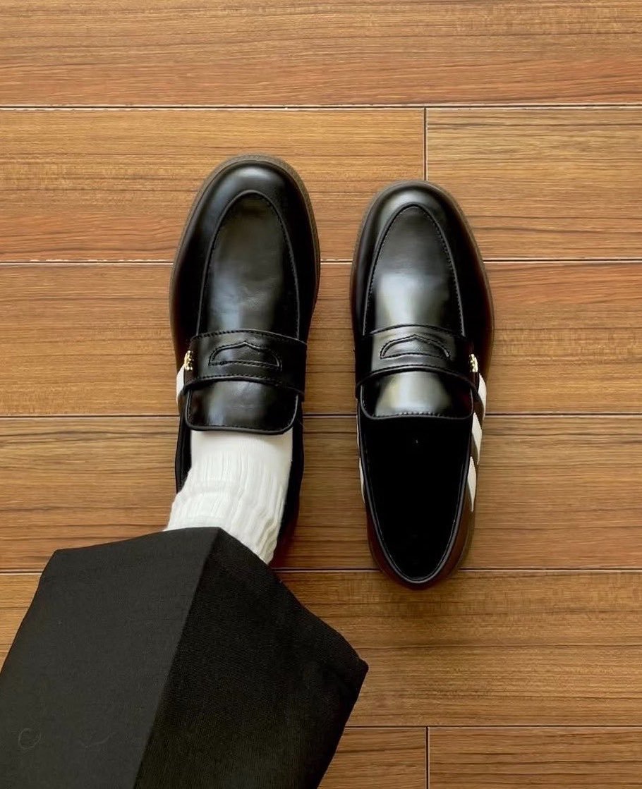 konsteelasi's tweet photo. BARU TAU TERNYATA ADIDAS NGELUARIN LOAFERS SECAKEP INI https://t.co/vF4frGbnDf