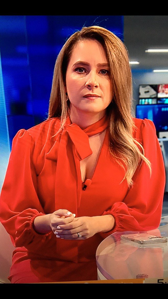 perrooguasoon's tweet photo. Hola @_NinaAndrade muy buenos días, aquí viéndote @adnnoticiasmx 😍😍😍😍 https://t.co/8V7LiRl35U