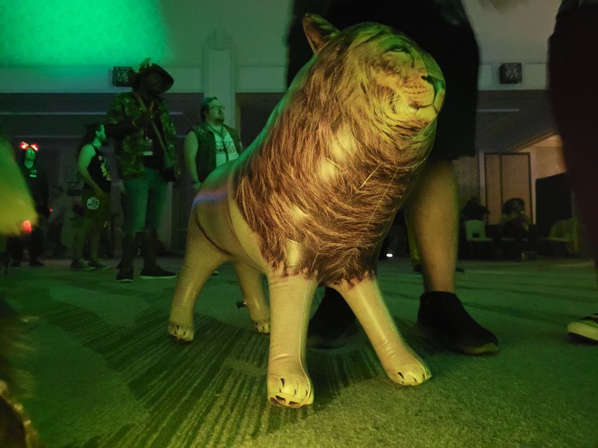 VRCLion's tweet photo. I took my homunculus with me to #Denfur hope you enjoyed seeing him https://t.co/XHYdMNL00w