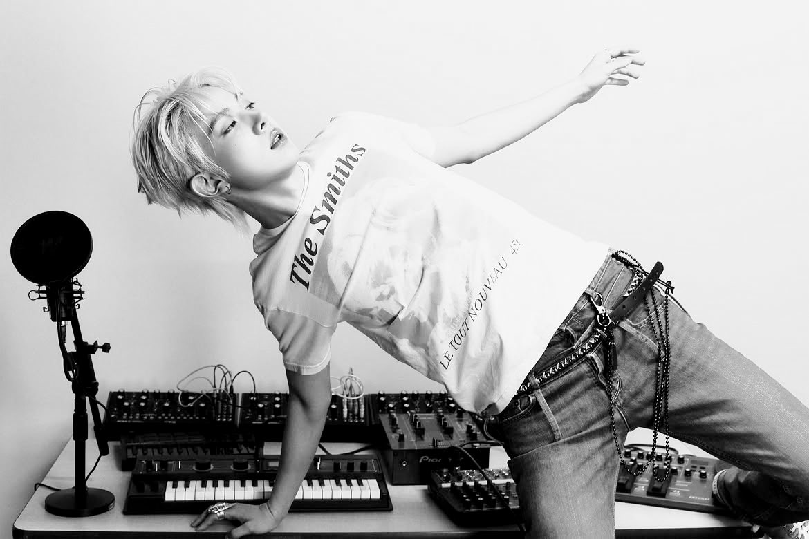 hevvanseung's tweet photo. The overall aesthetic feels experimental, nostalgic, slightly grunge, and very editorial—almost like a still from an early-2000s underground music video. https://t.co/2c6tKFPJvh