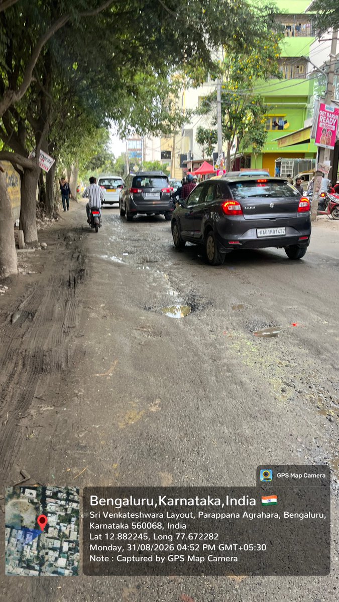 syedirfanriyaz's tweet photo. Potholes &amp; severe dust plague the entire 4-5 km stretch near Sri Venkateshwara Layout, Parappana Agrahara. Last time a complaint was raised, it was closed without any action. Commuters are risking their lives daily. Fix this permanently @GBA_office @GBAChiefComm @krishnabgowda https://t.co/Yrp0uOMrzp