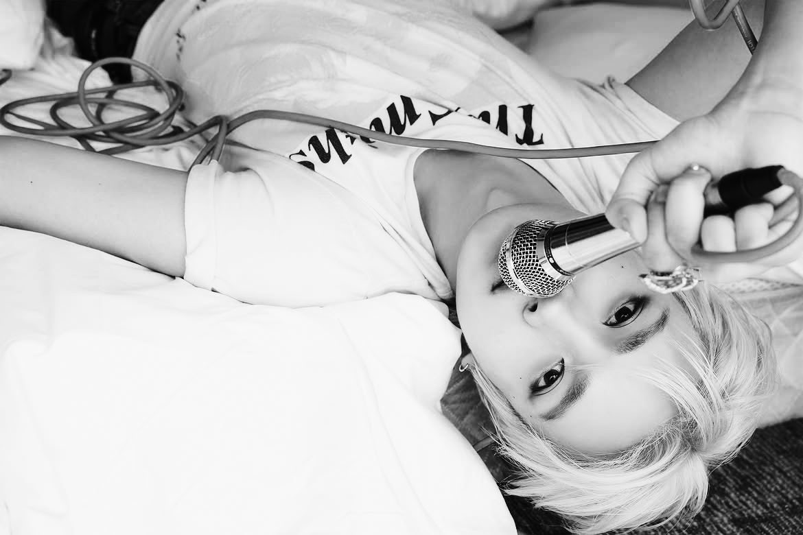 hevvanseung's tweet photo. Static noise, electric nights, and a little chaos. https://t.co/tLGxaUFOZ2