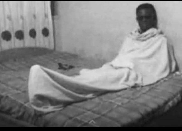 CKtips0's tweet photo. @Cyberjoe19 @shandave4luv Omo this poor life don dey affect me I first think say na 1000.00 untill I open eye well 😂 https://t.co/QRKTINGsQF