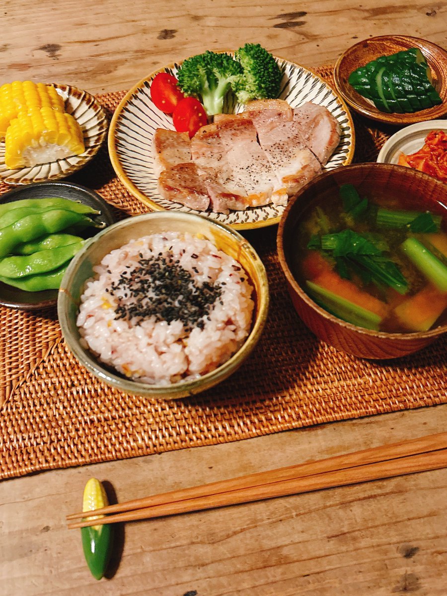 straight_703's tweet photo. 今日の晩ごはん
豚ロースのステーキ https://t.co/xC1Nqi34xg