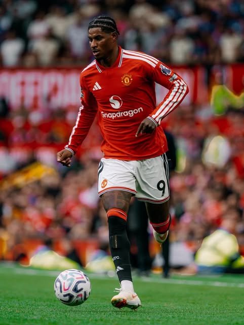 FootyIntel247's tweet photo. 🗣️ Maguire on Rashford:

“He was a constant threat. I still believe there’s so much more to come from him. If we keep him fit, happy, motivated and hungry, he’ll be a huge asset for us.”

(@lauriewhitwell) https://t.co/w5ufjGdUuS