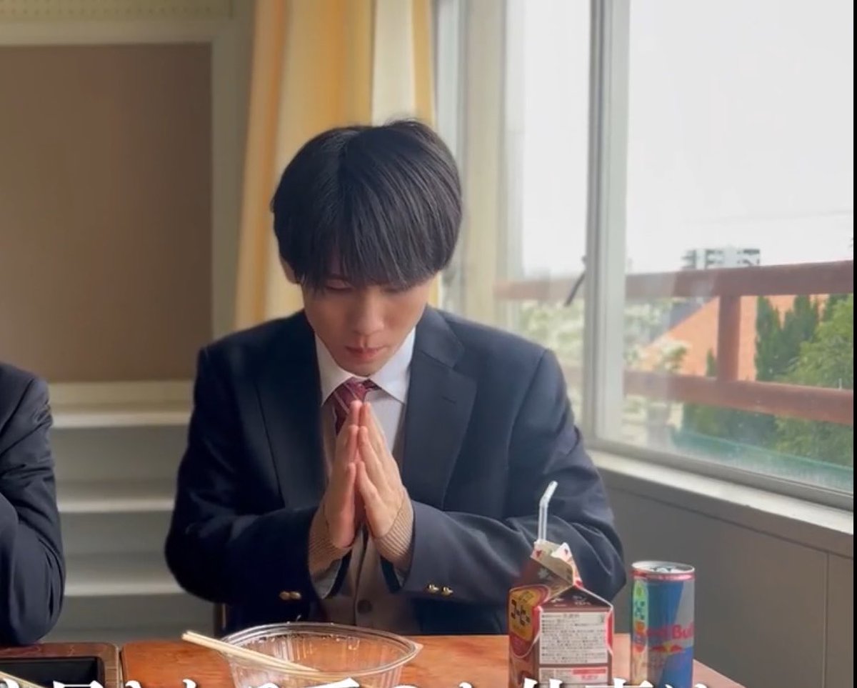 7_kmtn's tweet photo. こういうところ！！
話を遮らず、でもちゃんと手を合わせるところ！！！
好きです！！！！
#おにラブ
#おにサブ https://t.co/sSfanKeR6w