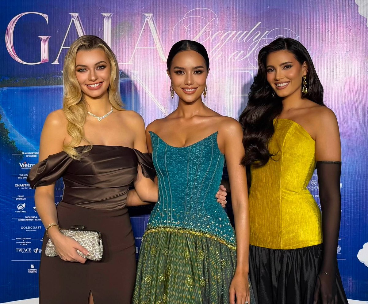 HectorJoaquin's tweet photo. Miss World titleholders Opal Suchata, Karolina Bielawska and Stephanie Del Valle, ready for the Beauty With a Purpose Charity Dinner at voco Scenia Bay Nha Trang.📷 MWO / @isntluiz #missworld #BeautyWithPurpose #SenVang #GELEXIMCO #VocoSceniaBayNhaTrang https://t.co/OG5IO96o5Y