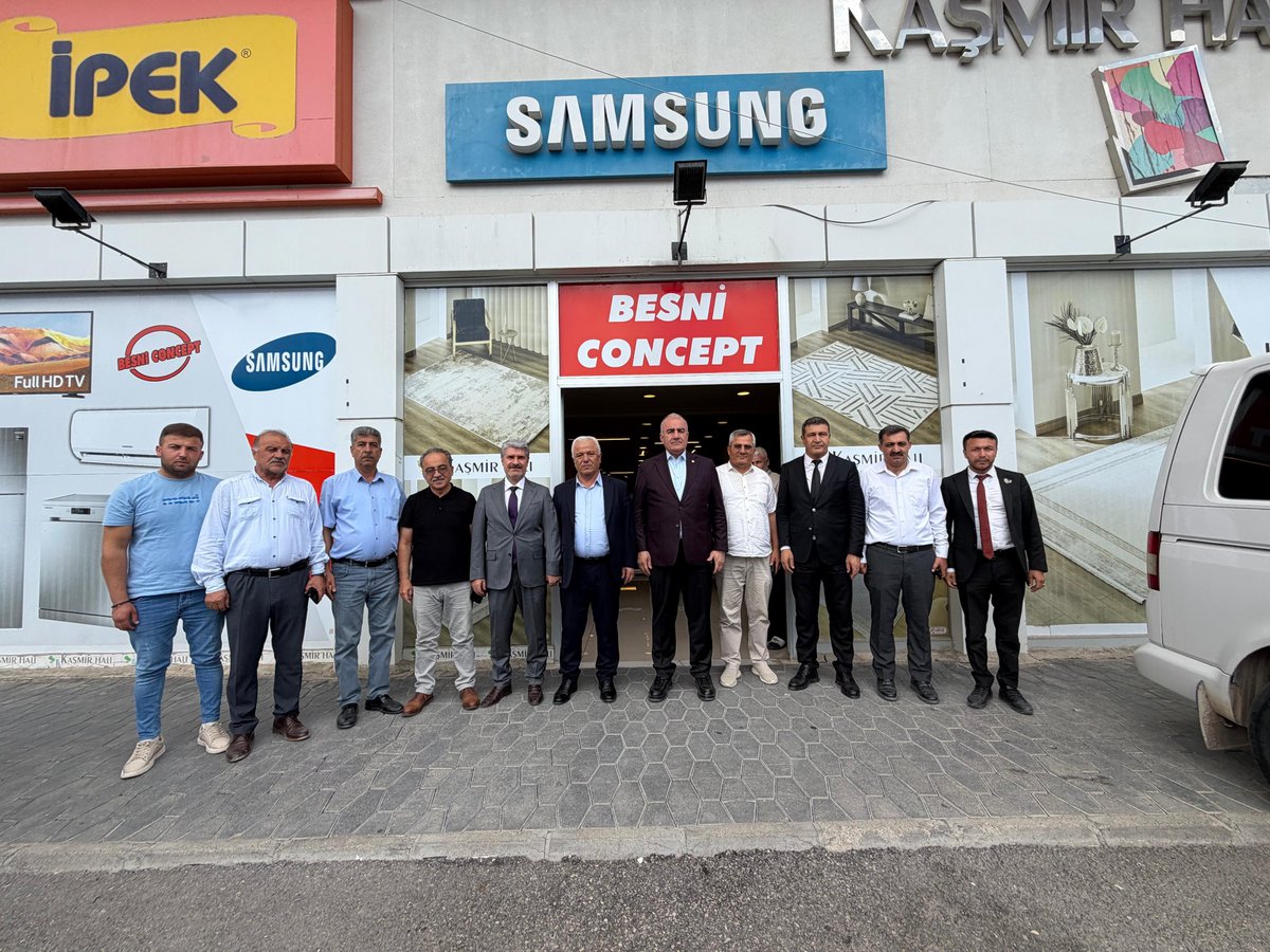 HuseyinOzhan_'s tweet photo. 📍 Besni

Hemşehrilerimizle bir araya gelmeye, sahada esnafımızın ve insanımızın yanında olmaya devam ediyoruz.

Besni ilçemizde Vakkas Korkmaz’ı çalışma yerinde ziyaret ederek bereketli kazanç dileklerimizi ilettik. Nazik ev sahipliği için kendisine teşekkür eder, hayırlı işler dilerim.