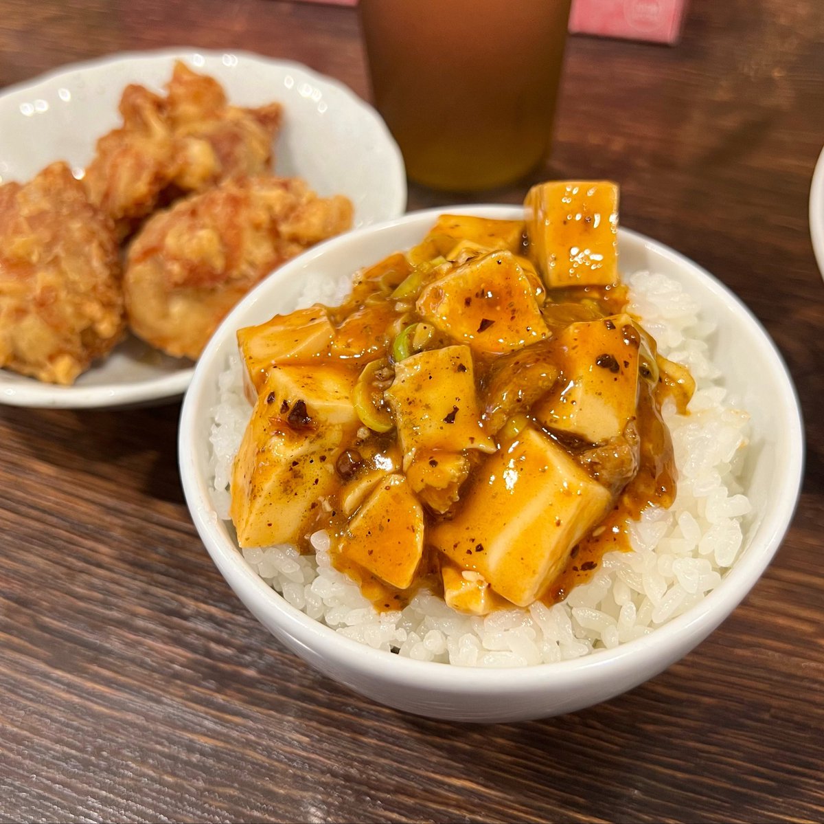 mitsuki_y1216's tweet photo. 店主さんから忠告アリ🔥
北極3倍超えの辛くて旨い麻婆豆腐麺が食べられる西大島のラーメン店、香辣居(からい)

自家製ラー油と花椒の香りが食欲をそそりまくる激ウマ麻婆餡はライスを注文して最後の一滴まで堪能したい中毒性のある味わい。

辛さは控えめ・普通・辛めの3段階から選べます🌶

【香辣居 8号店  西大島】