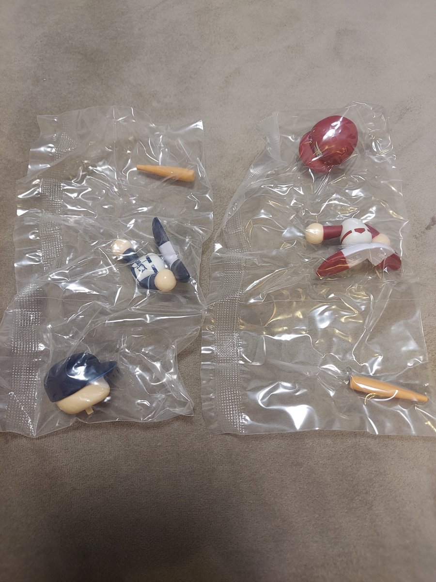 itsuki088's tweet photo. 【交換】パワプロくん　ゆれるんです。
パリーグ　ガチャガチャ

求：オリックス、ロッテ

譲：楽天イーグルス、西武ライオンズ

郵送にて交換

ひとつからでも交換承りますが、まとめて交換できる方を優先させていただきます🙏
検索からでもお気軽にお声がけください🙇🏻 https://t.co/QUNxsQ8AoG