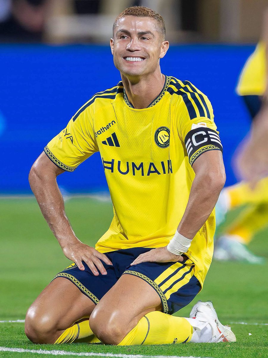 AOnyiani's tweet photo. The greatest footballer ever

Cristiano Ronaldo https://t.co/PQDIrIUVoy