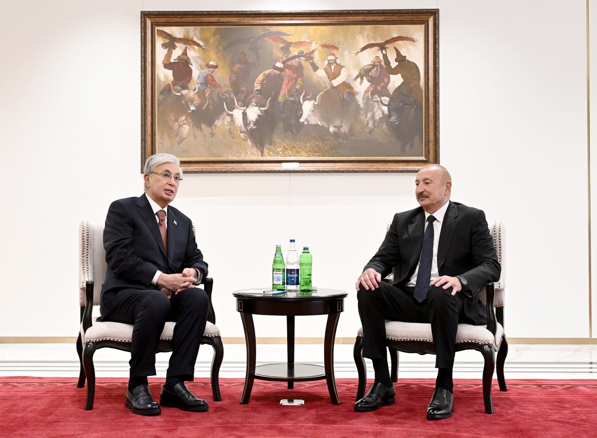 azpresident's tweet photo. Prezident İlham Əliyevin Bişkekdə Qazaxıstan Respublikasının Prezidenti Kasım-Jomart Tokayev ilə görüşü keçirilib.

https://t.co/jr6HX7jE0o https://t.co/jkQN4c755u