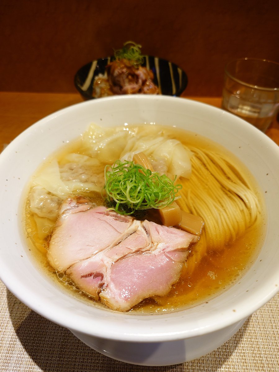 StraySheep_a9's tweet photo. どうとんぼり神座
柴崎亭
浅草名代らーめん 与ろゐ屋
#ういラー https://t.co/P6XbDuZthG