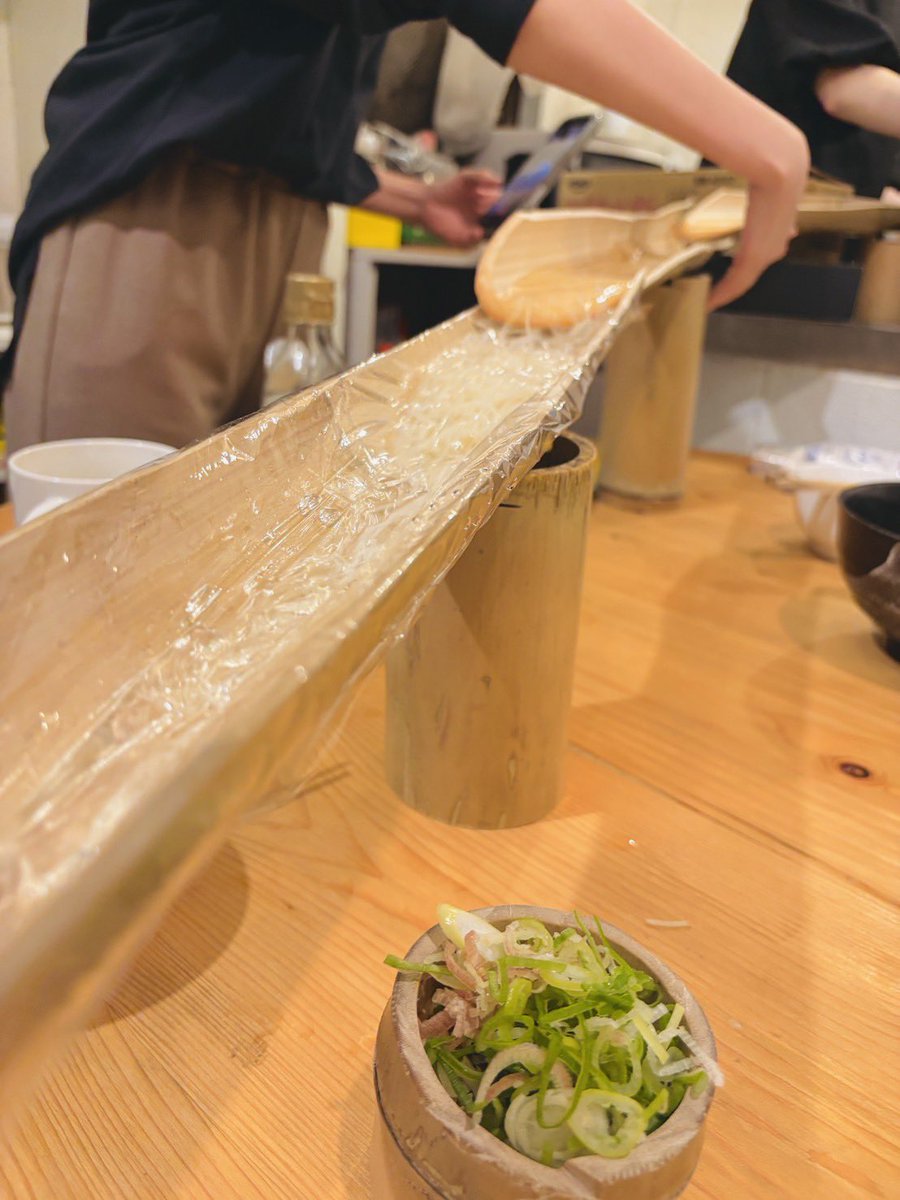 roko_stb's tweet photo. そういえば今年は友達と竹削って流しそうめん作った
楽しかった、来年はくわがたでも取りに行こうかな（くわがたダメなくせに） https://t.co/iRgH0WSkvP