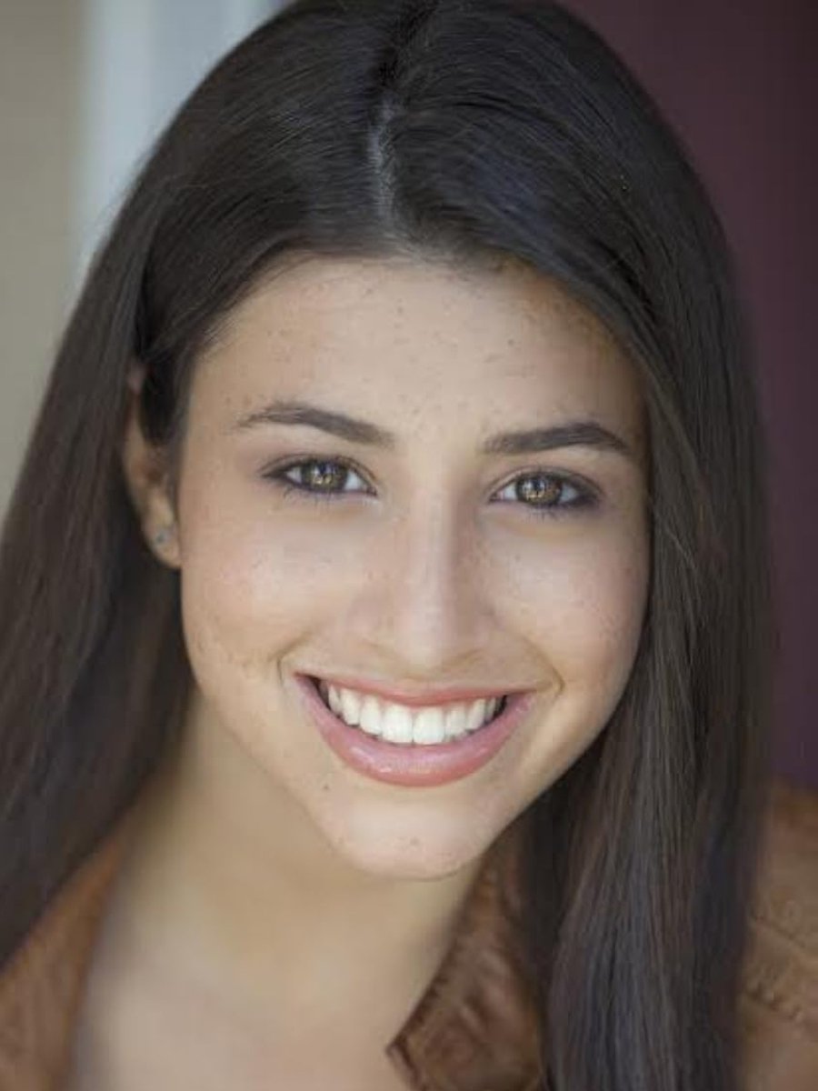 splpsps's tweet photo. Happy 29th Birthday to Dana Gaier #DanaGaier #VoiceActor #DespicableMe #DespicableMe2 #DespicableMe3 #DespicableMe4 https://t.co/wogU5nSPd7