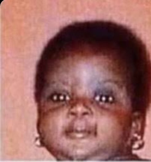 shezzzz_weird's tweet photo. Omo I suffer that year, Christianity really be aging you. Carrying Holy Ghost on my head, na craze I Dey craze. 

Was 15 in the first picture the second I’m 18 and atheist https://t.co/dRrH8WW6SI
