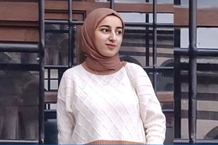 evrenselgzt's tweet photo. Adli bilişim uzmanı Tuncay Beşikçi’den Rojin Kabaiş dosyası iddiası: "13 ay boyunca gizlenen şüpheli Mehmet Çelik eski bir çevik kuvvet polisi"

Doç. Dr. Mehmet Çelik, 2018 yılında Van'dan ayrıldığını belirterek hakkındaki iddiaları yalanlamış ve "Bu olay ile uzaktan yakından bir alakam bulunmamaktadır" demişti.

Kabaiş ailesinin avukatı Abdurrahman Karabulut da "Değerli doktorumuz Mehmet Çelik, herhangi bir somut bilgi veya delile dayanmayan asılsız paylaşımlarla hedef gösterilmektedir" açıklamasını yapmıştı

https://t.co/BTTkVQ7jSe