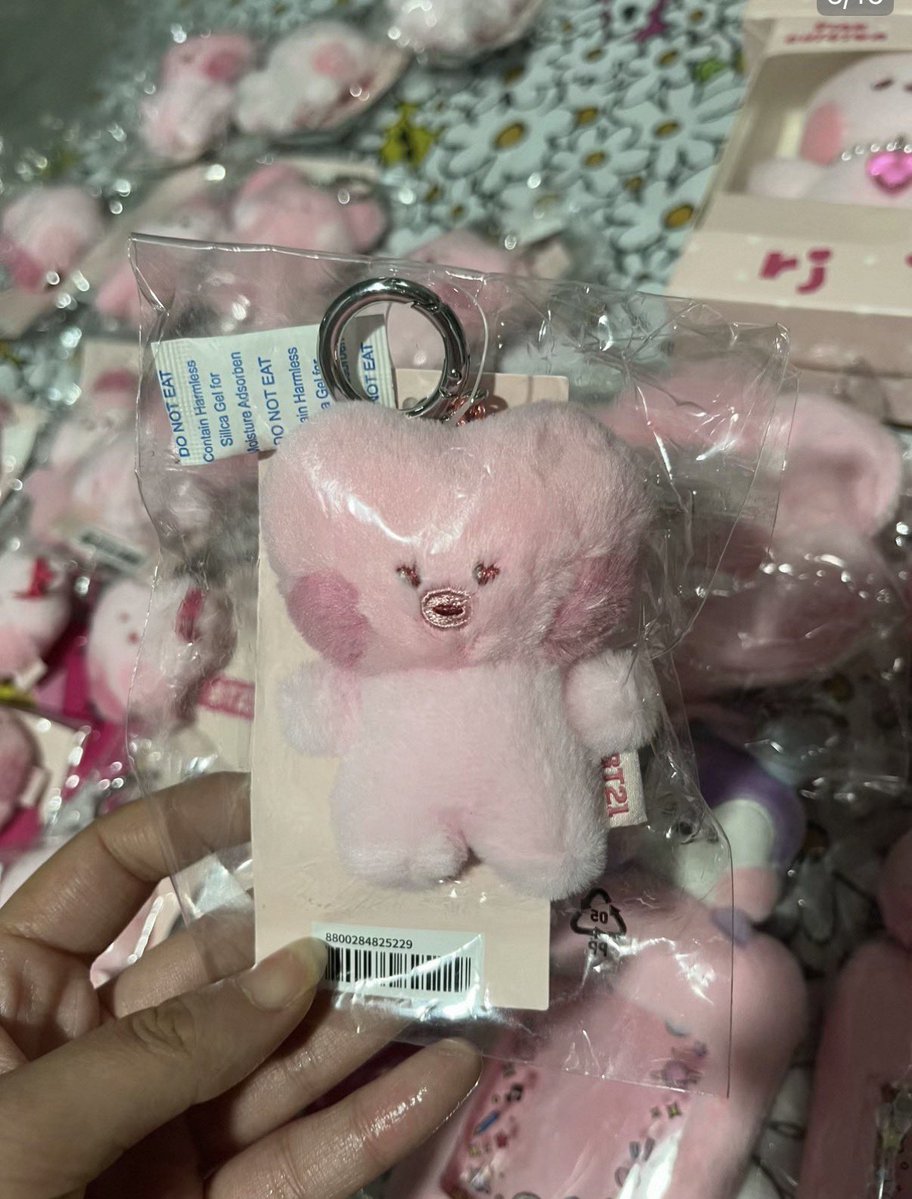 KCforyouna's tweet photo. 🥞Pre-order  [ดีลจีน🇨🇳 ลิขสิทธิ์แท้] 
🧤พวงกุญแจ BT21 คอลหัวใจ

♡ ตัวละ 150 บาท 
🌟TATA Chimmy RJ ว่างอย่างละตัว หมดแล้วหมดเลยคับ 
♡ ค่าส่ง 40 
♡ ราคารวมภาษี รอของ13-15วัน 

❕ตัดรอบกดวันที่ 7กันยา 
💌สอบถาม/สั่งซื้อ DMได้เลยคับ
#ตลาดนัดBT21 #ตลาดนัดบังทัน #KCรับพรี https://t.co/sSnWenv9X7