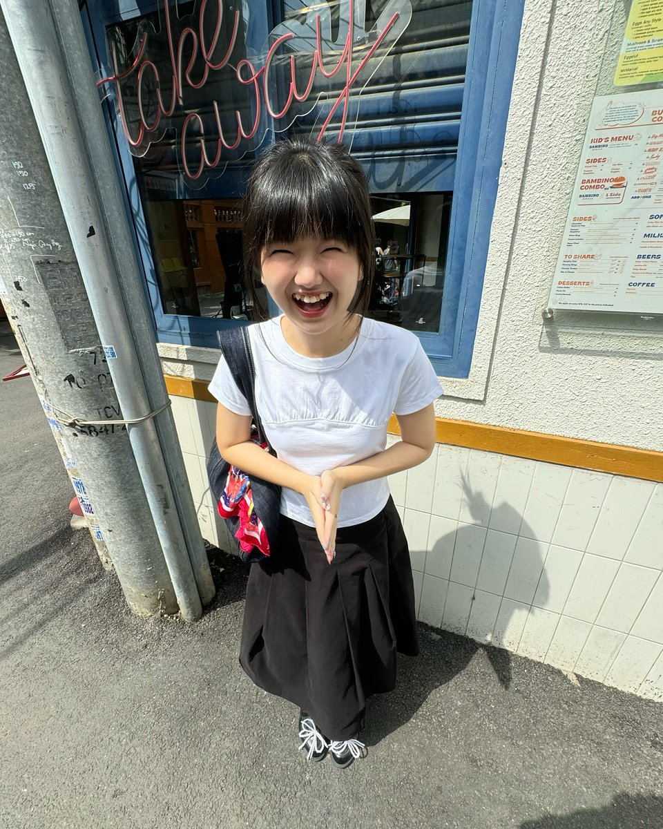 BlodyRain's tweet photo. Wassup 🌍 Just dropping by to say: the world is a better place with you in it—go shine today! ✨
vzFq https://t.co/skX8Krd7qT