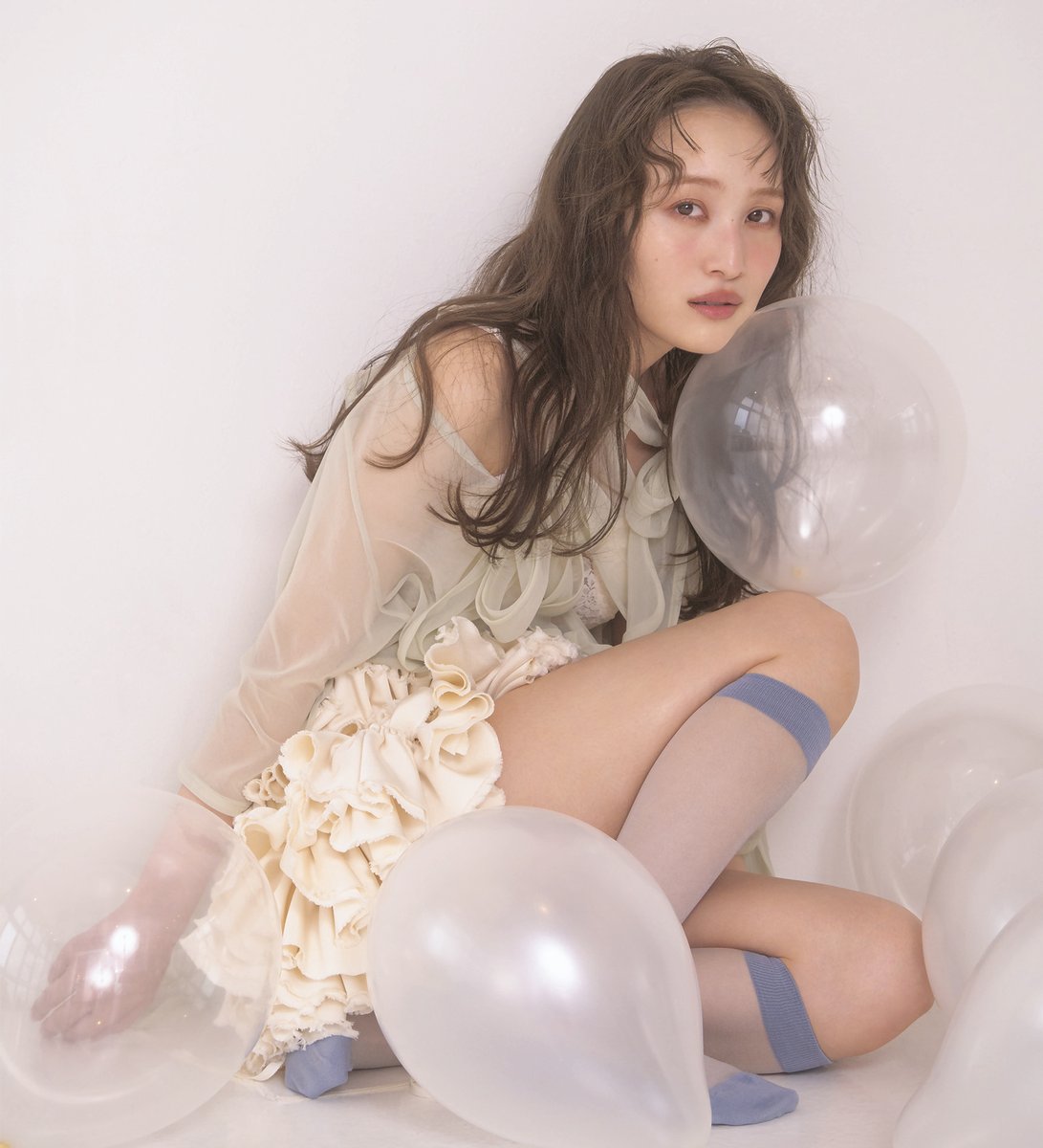 Miimg11's tweet photo. 【百田夏菜子】”等身バランスを意識！” ファッションのこだわりや好きなものなどネホハホ♡【sweet独占インタビュー】 https://t.co/xqDmN2n12u https://t.co/6tcLmJ7r6M