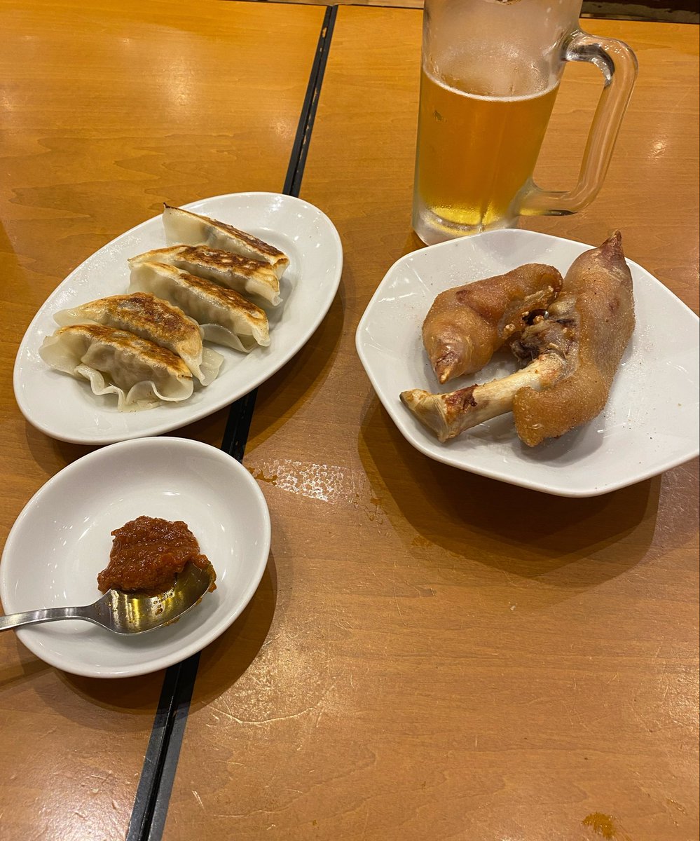 tomoki_alcohol's tweet photo. 1回しか使えてなかった紅虎の餃子パス、滑り込みでもう1回使用。

餃子にはビールだろ、なあ樺地 https://t.co/NjxRm6nzYD