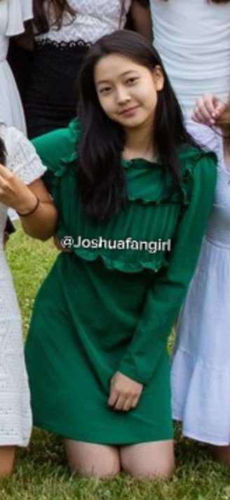 joshuafangirl's tweet photo. #JIA middle school graduation photos from the US 🇺🇸🎓🤍

You can see so many of Jia’s graduation pics below 

#TUIDE #튜이드 #지아 https://t.co/h0yHokmrLb