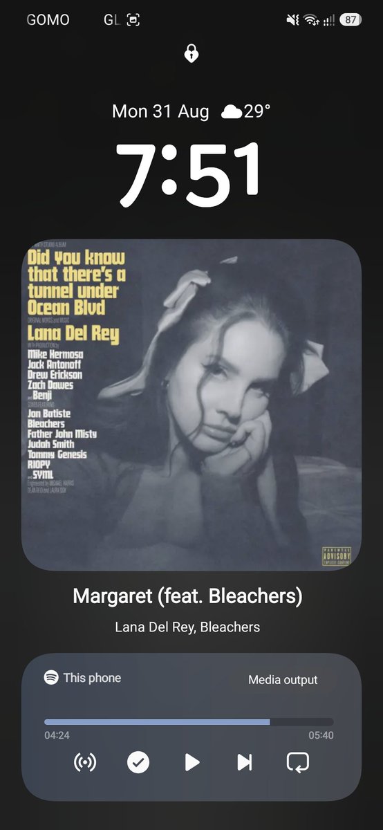 corsvtien's tweet photo. profile, lock screen, last played song, pinterest https://t.co/LFxNSHwD2b