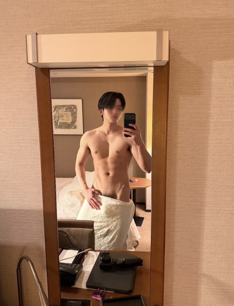 topswimmer_2026's tweet photo. 撮影終わりの賢者タイム配信

https://t.co/EKQ5cFdgSq https://t.co/t0ETwbr0Ln