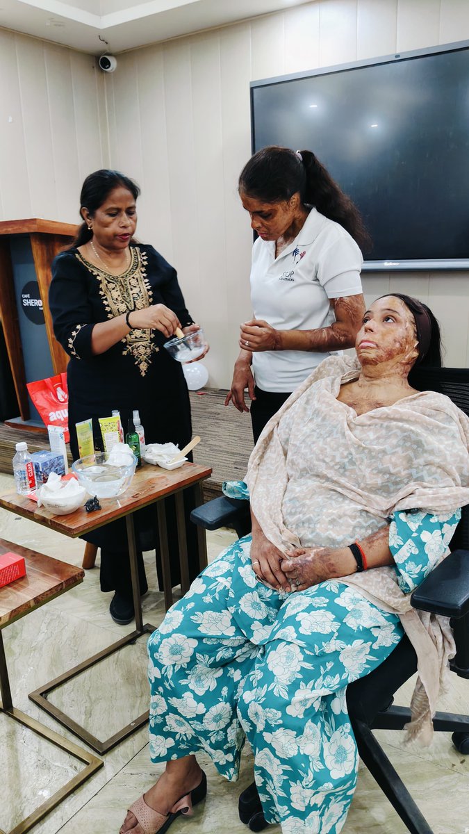 StopAcidAttacks's tweet photo. In August, we organized a truly special and empowering workshop at our Noida centre for our sheroes, in collaboration with @bkccad - Blossom Kochhar College of Creative Arts & Design, New delhi 

The expert trainers demonstrated essential basic skin care methods and techniques, sharing valuable knowledge about self-care and confidence. 

Our survivors participated with immense enthusiasm and curiosity, and learned hands-on by practicing the methods themselves. It was a day full of learning, self-love, and new skills!

A heartfelt thank you to the team of @bkccad for this wonderful collaboration.

#sheroes #chhanvfoundation #stopacidattacks #womenempowerment #bkccad