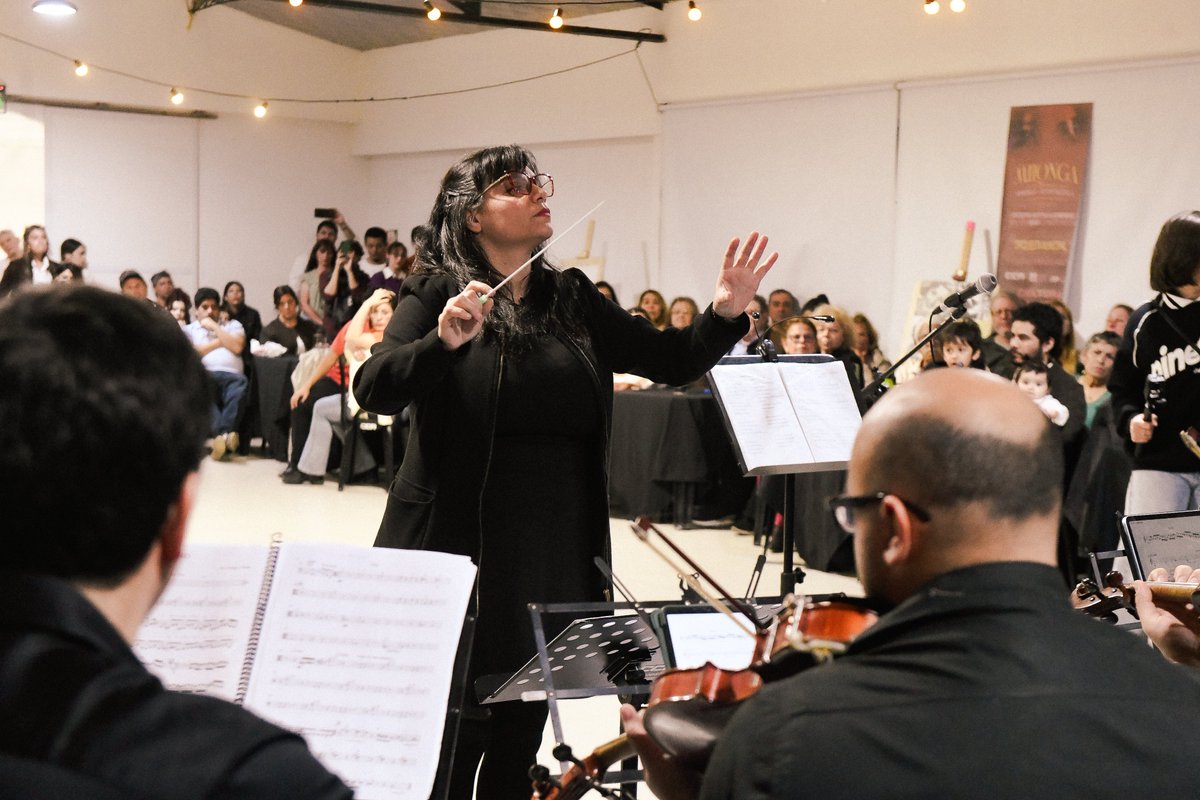 munimalvinas's tweet photo. Milonga dominguera en la CCA 💃
Homenaje a Astor Piazzolla
La música y la pista de la Casa Cultura y Arte nos invitaron a disfrutar del #Tango desde múltiples perspectivas.
Una jornada con baile, presentaciones artísticas y un gran repertorio tanguero de la Orquesta Municipal. Te esperamos en la próxima Milonga.
#AstorPiazzolla #Cultura #CCA #Milonga