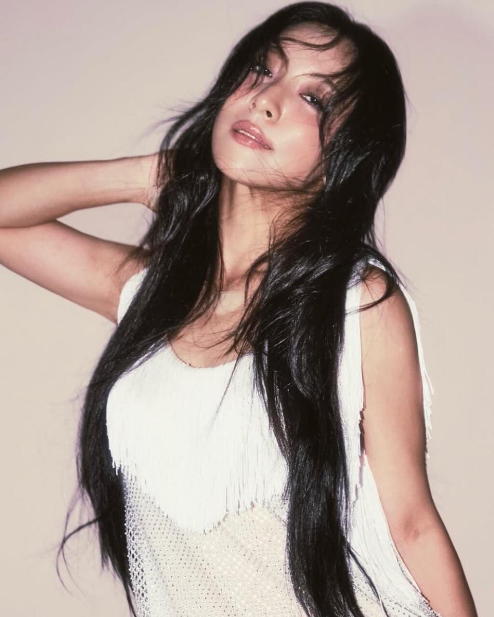 sunyoungnim's tweet photo. damn! Park Sunyoung 😍 https://t.co/QnU6bo7gHs