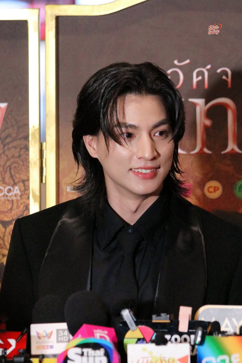 StarTodayEnt's tweet photo. ช่วงสัมภาษณ์ “กลัฟ คณาวุฒิ” ในงาน : GALA PREMIERE ภาพยนตร์ เรื่อง “อัศจรรย์วันทอง”

GULF X IN THE NAME OF LOVE GALA
#อัศจรรย์วันทองGALA
#อัศจรรย์วันทอง
#InTheNameOfLove
#GulfKanawut #กลัฟคณาวุฒิ https://t.co/p3TZ4sElCw