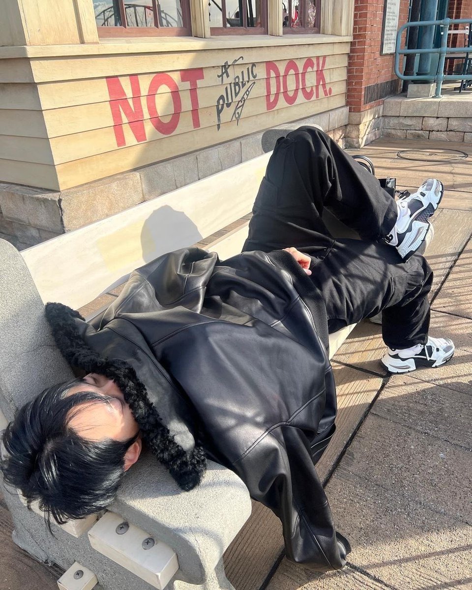 do_rj00's tweet photo. 어 디 서 나  당당하게 눕기 ♬ ⋆｡ https://t.co/g7FyaoRRmX