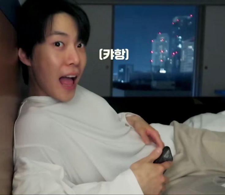 do_rj00's tweet photo. 어 디 서 나  당당하게 눕기 ♬ ⋆｡ https://t.co/g7FyaoRRmX