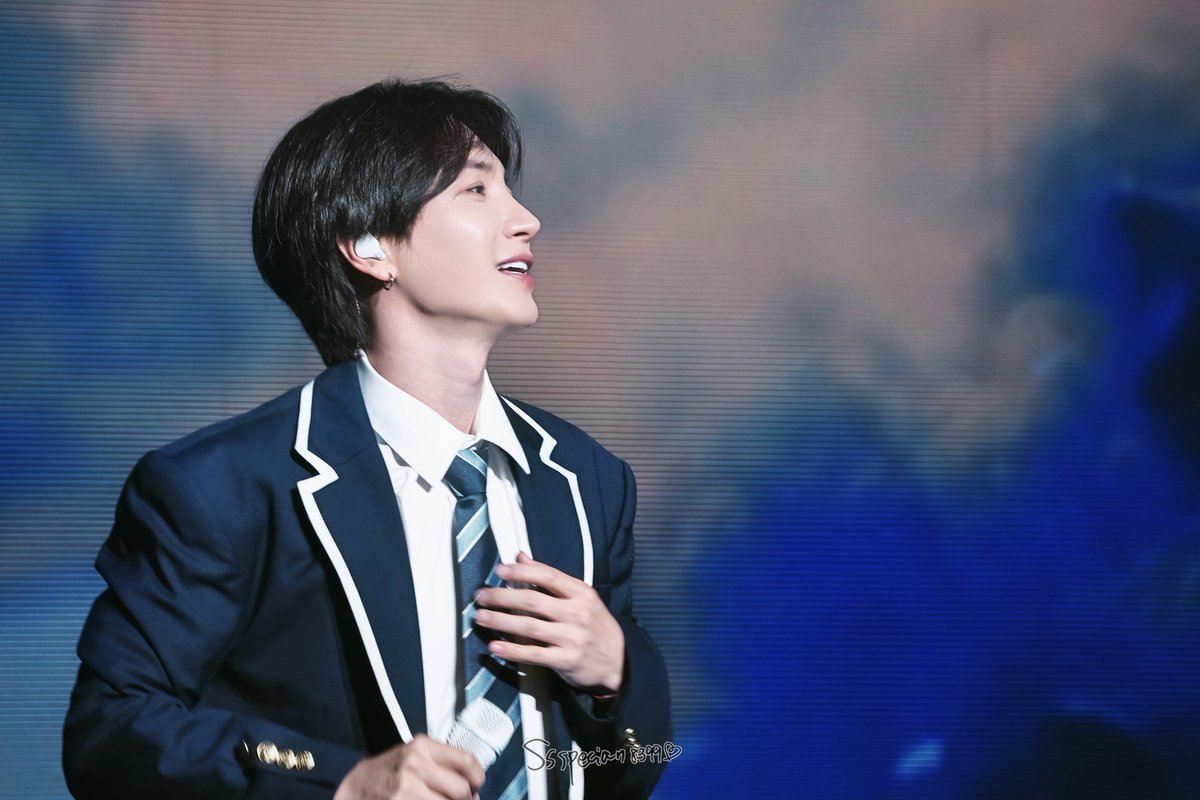 Ssspecial1004's tweet photo. 260829 [1983] 83z Fancon in Hong Kong

♡♡
@special1004
#leeteuk #이특 #박정수  
#83line #superjunior83z  
#superjunior #슈퍼주니어 https://t.co/MfQxMGm828
