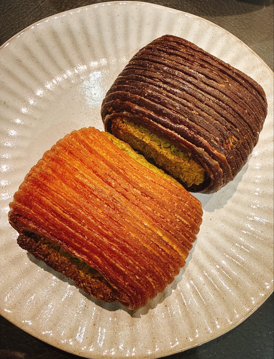 k238osam's tweet photo. ルクアで見かけてやっと食べられた！普通のドバイチョコの方は美味しくてリピしたいが、トリュフの方は固くなっちゃってて食べにくかったし苦手だった… https://t.co/gCAzKDROPX