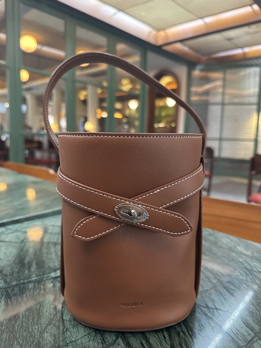 pythagorashel's tweet photo. NEMU TAS LUCUK LOCAL BRAND

tas gemesh cemplang cemplung yang STYLISH plus gampang di MIX N MATCH 😫🫶🏻 https://t.co/6EDBPQl1cB