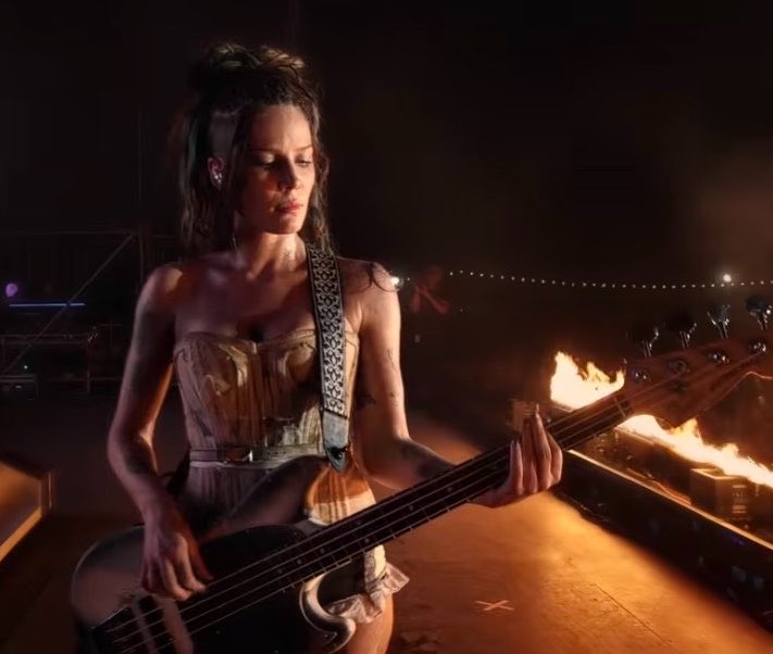 cynthiaruth95's tweet photo. TIME FOR A HALSEY FAN ROLL CALL!!! QRT + USE #HALSEYTWITTER (new fans welcome)  

name: cynthia (she/her)

became a fan: march 2016 

current top 5 h songs: drive, 100 letters, clementine, bells, olgila 

share a pic of you + your fav part of the girl in the tower film https://t.co/nEktCHzLtt