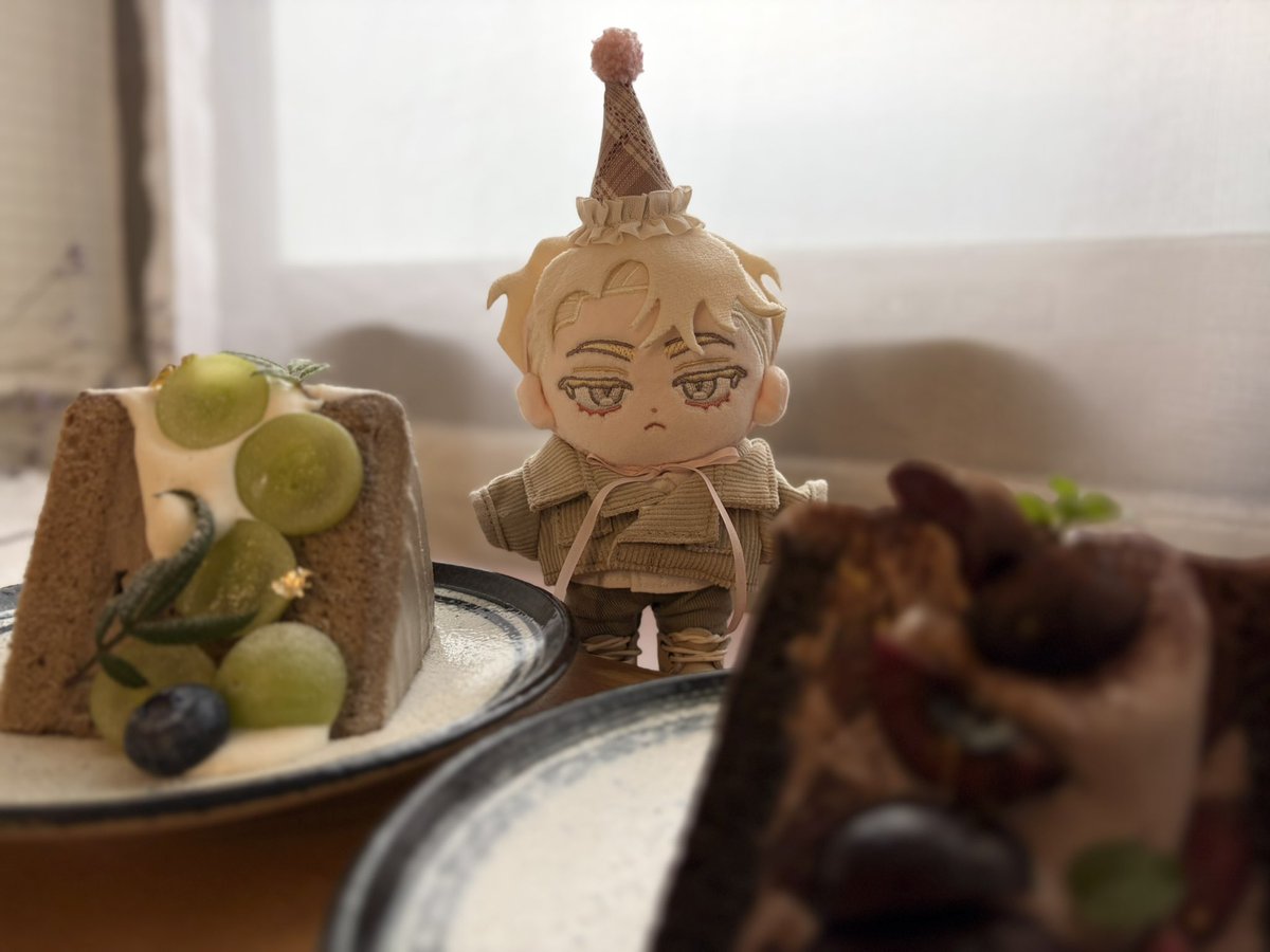 Hiddlesholic's tweet photo. 우리 천사사르 생일 축하해🎉🐺🎉
영��히 카이원을 사랑해🌹
#장미와샴페인 #CAESAR_HAPPY_BIRTHDAY https://t.co/yZUNX0Oq99