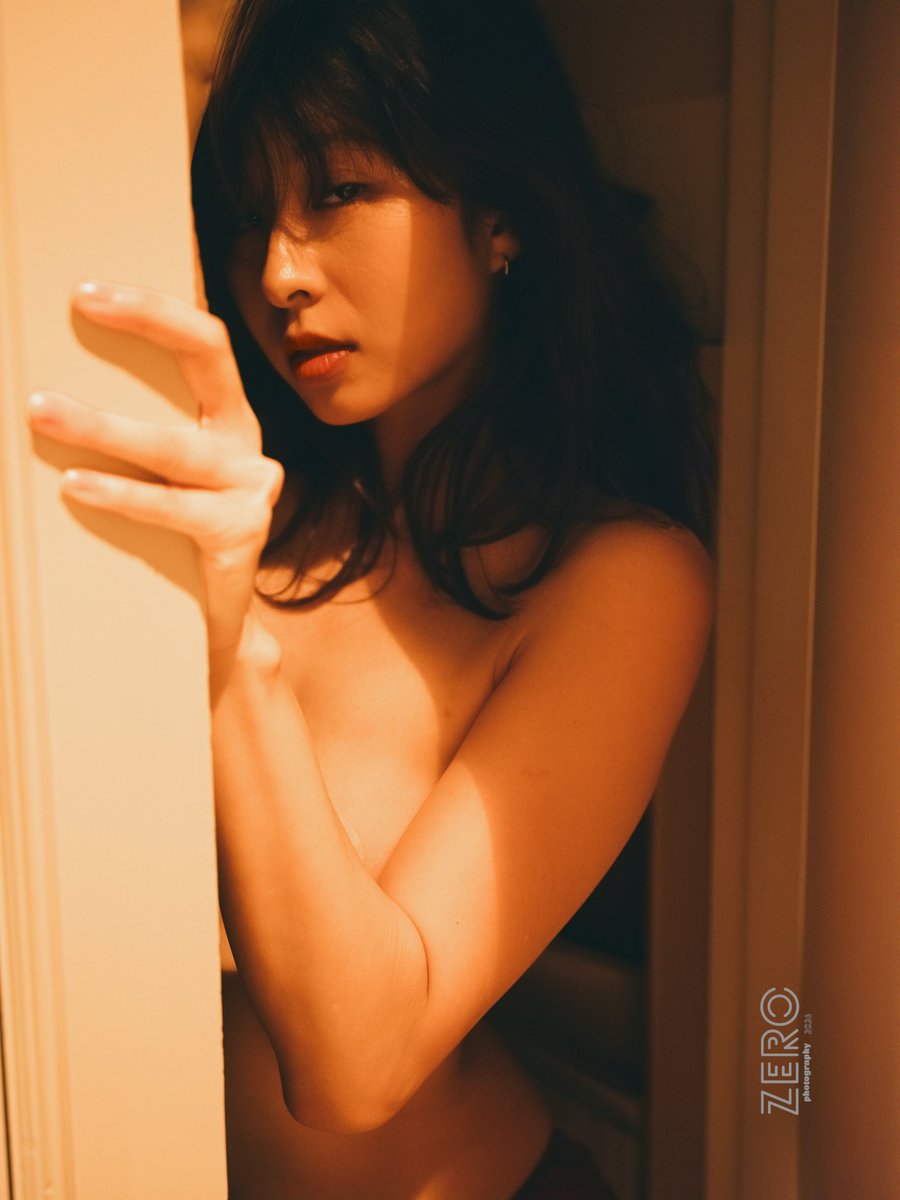 zerotwo1000's tweet photo. 模特:@model_MAKI
眼底藏着说不尽的温柔，
几分清醒，又几分陷落。 https://t.co/usosdajwCZ