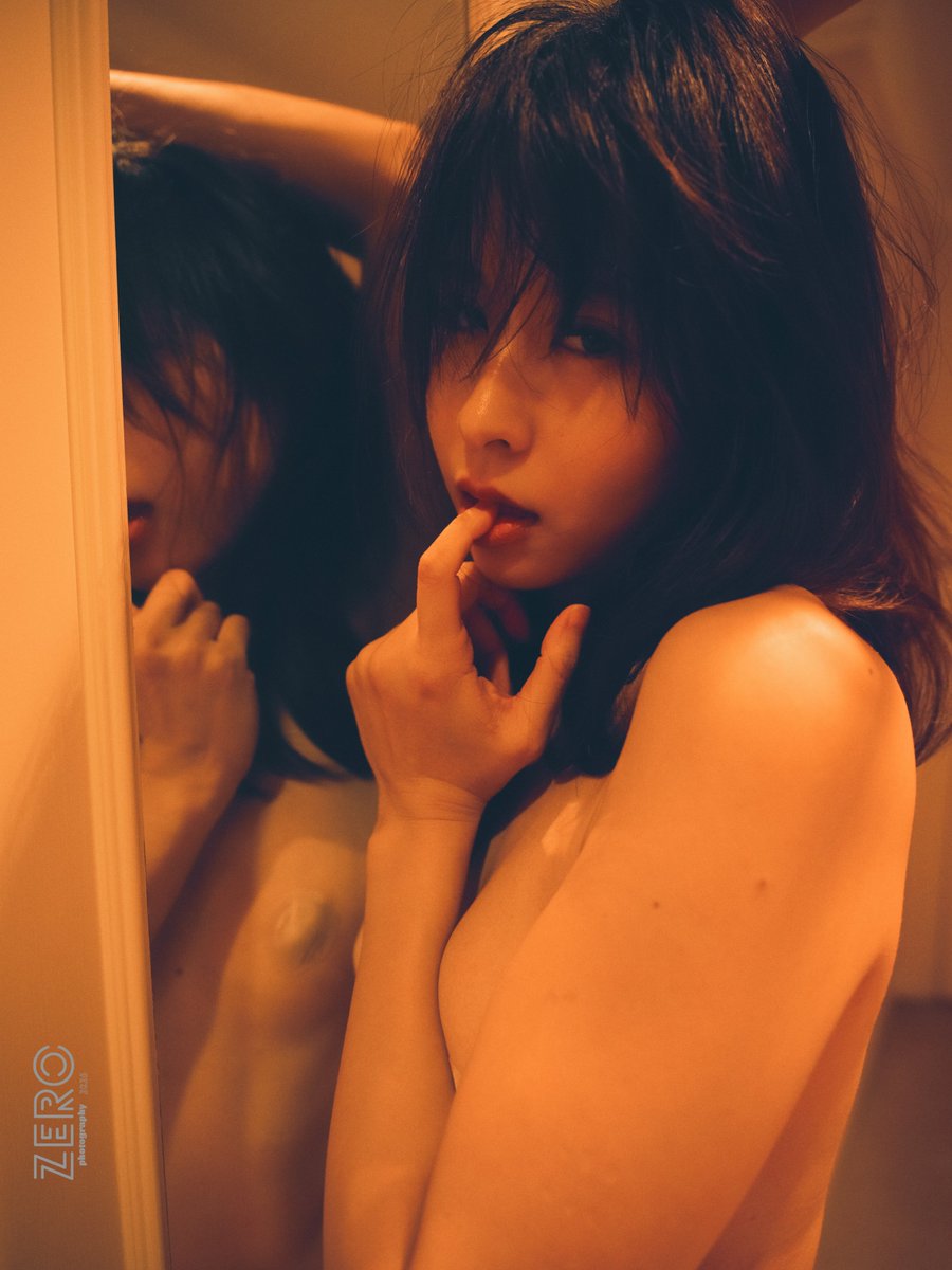 zerotwo1000's tweet photo. 模特:@model_MAKI
眼底藏着说不尽的温柔，
几分清醒，又几分陷落。 https://t.co/usosdajwCZ