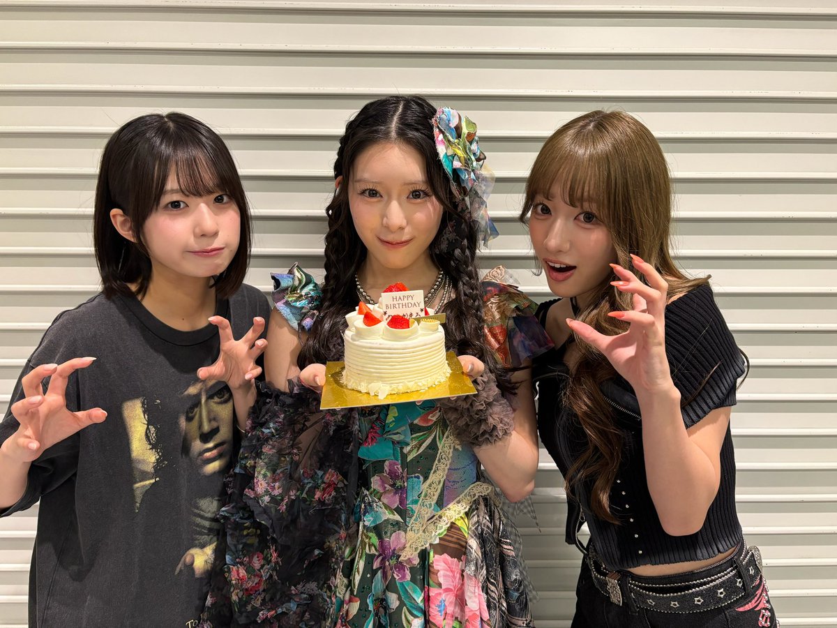 ebichu_staff's tweet photo. #風見和香 生誕ソロライブ🤍
「 #ののかまると犬の散歩 
〜まだまだ子犬ですっ！〜」🐩
 
ありがとうございました💌
今年はココユノノカでゲームコーナーをしました🎮

19歳のののかもよろしくお願いします︎︎☁ https://t.co/DvnEjEUeNs