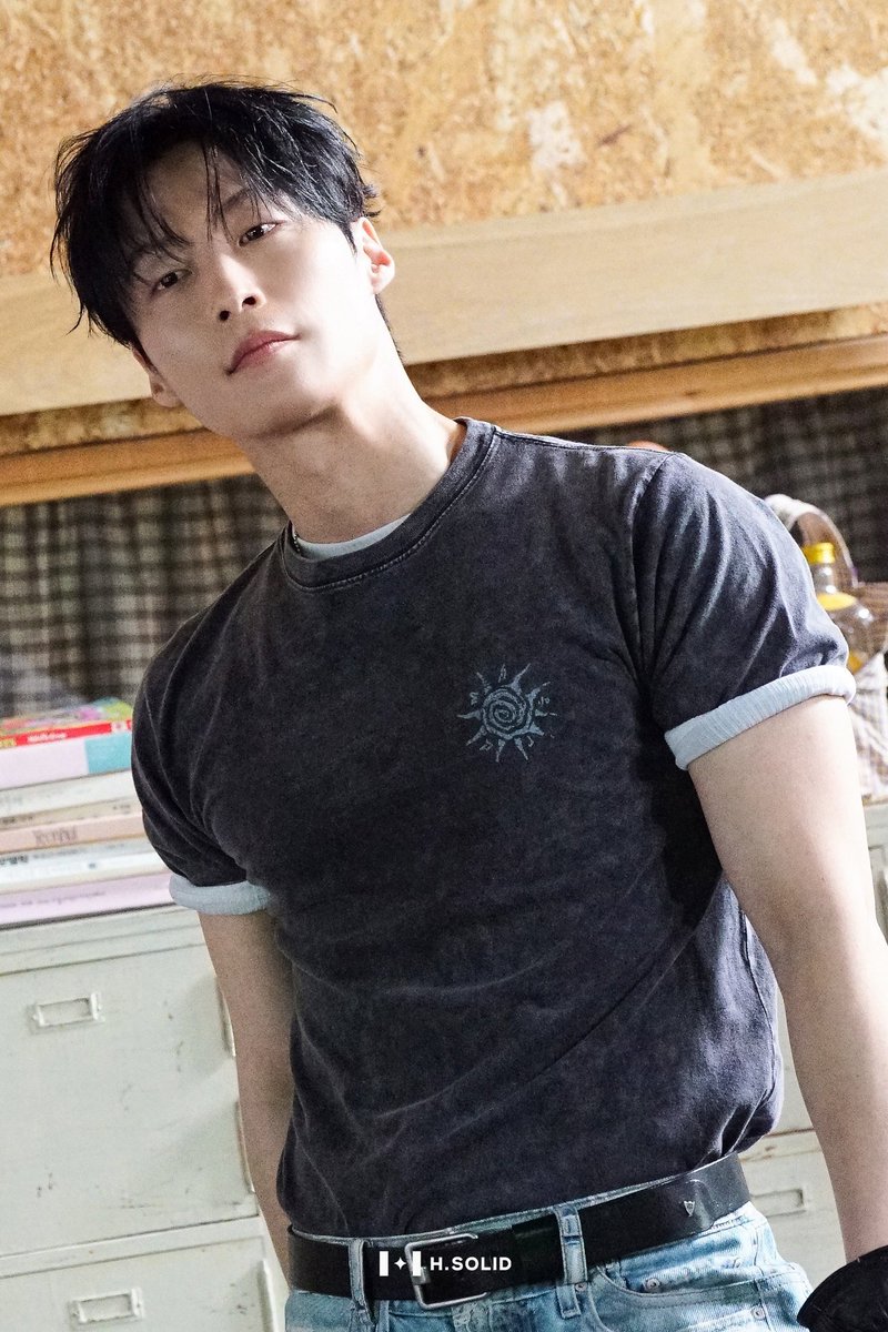 was_nikolikha's tweet photo. this styling >>>>>>>>

pls can i give the make up artist and stylist chocolates and warm hugs 😮‍💨🫶 #HeoNamjun https://t.co/RDX5tpf4Rx