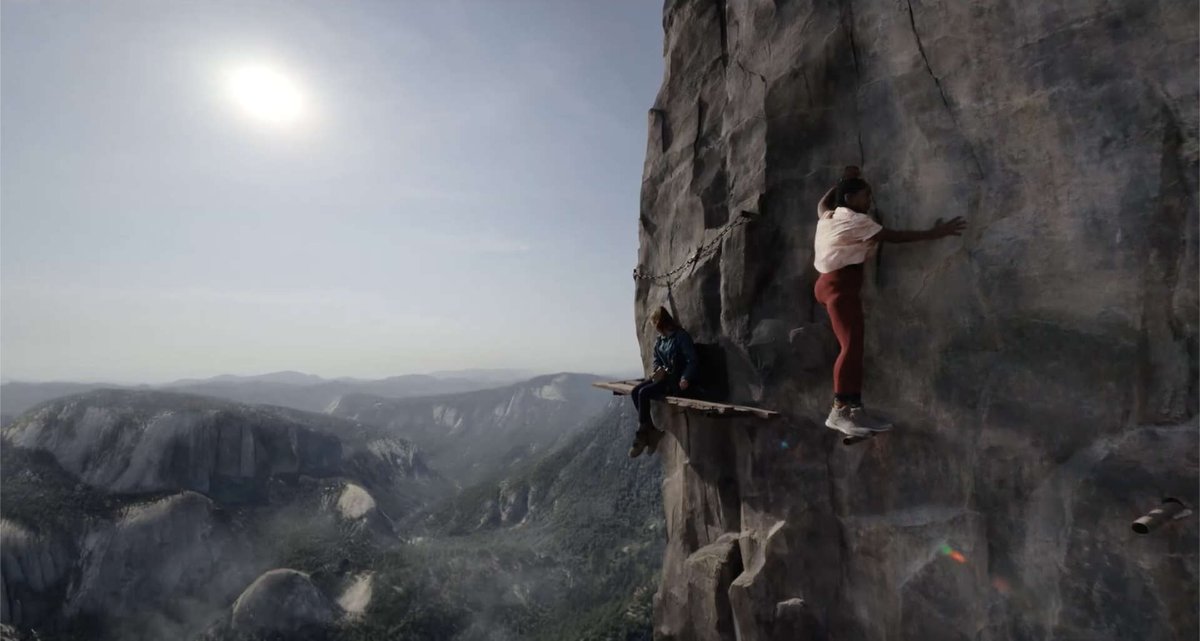 ArtofVFX's tweet photo. Vertigo takes over in this new clip from #Fall2: Deadpoint, as a dangerous adventure turns into a desperate fight for survival, leaving its climbers stranded thousands of feet above the ground with seemingly no way out. The #VFX are made by #koalafx: https://t.co/znqQFuMG25 https://t.co/HyXWU0vzr6