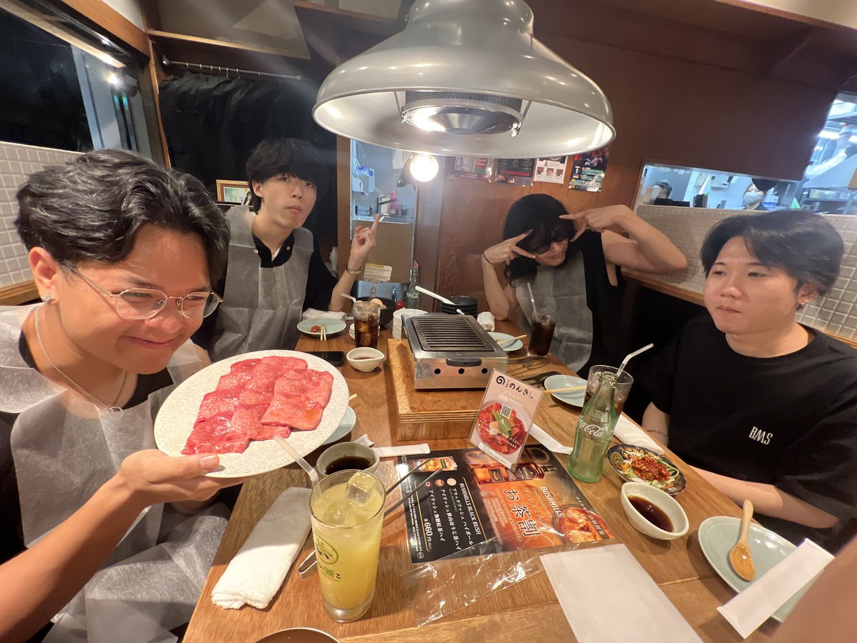 deep_learning_F's tweet photo. みんな仲良しッ😍🌟 https://t.co/1ZejiKEpE6
