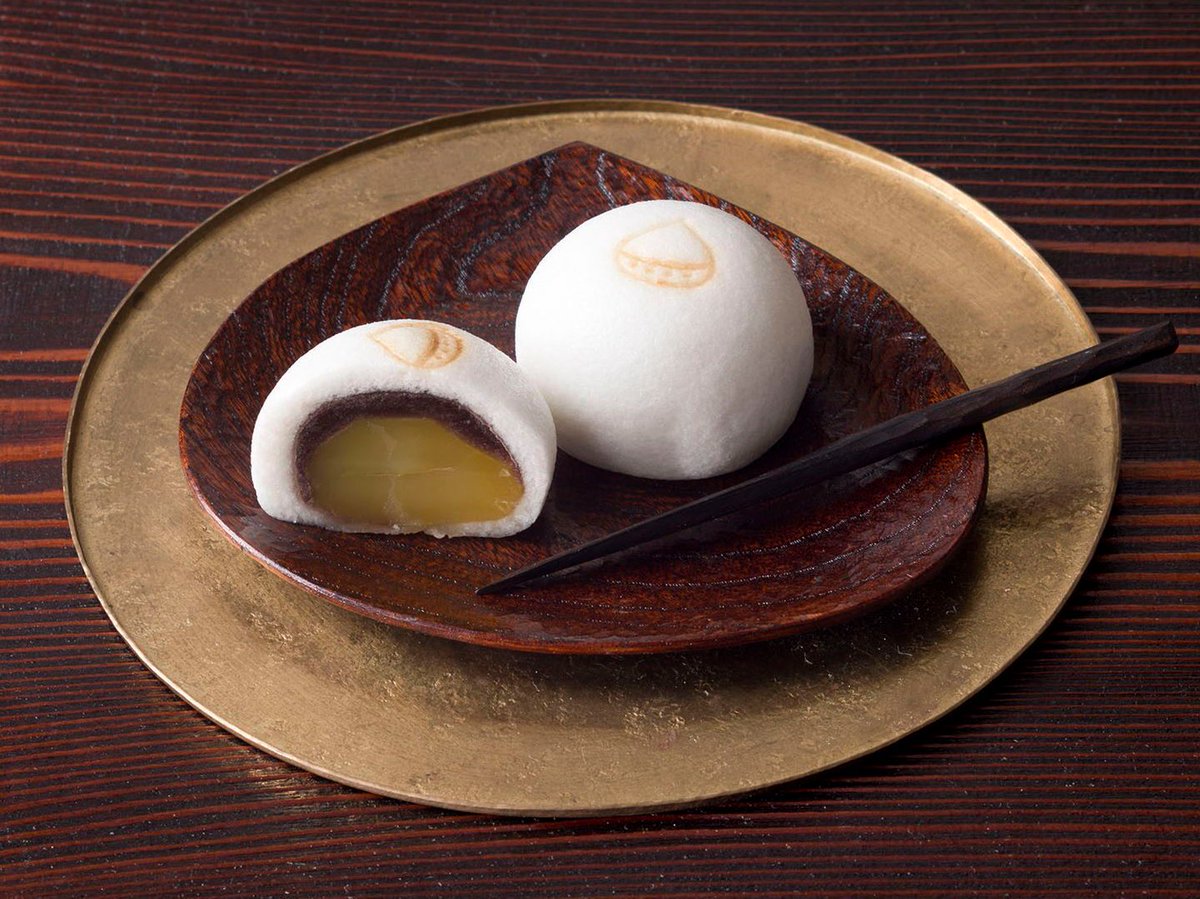 tsuruya1803's tweet photo. ＼予告❗️／
🌰栗まろ🌰
国産和栗を丸ごと1粒使用した薯蕷饅頭「栗まろ」が、明日より店頭にて販売✨
栗のやさしい甘みとほくほく感、こしあんのなめらかな口どけ、薯蕷生地のしっとりふっくらとした食感がおりなす、ほっこりうれしい秋の味わい。
ぜひ、ご賞味くださいませ😋

▼詳細はツリーにて https://t.co/Bj7M8J9cjm