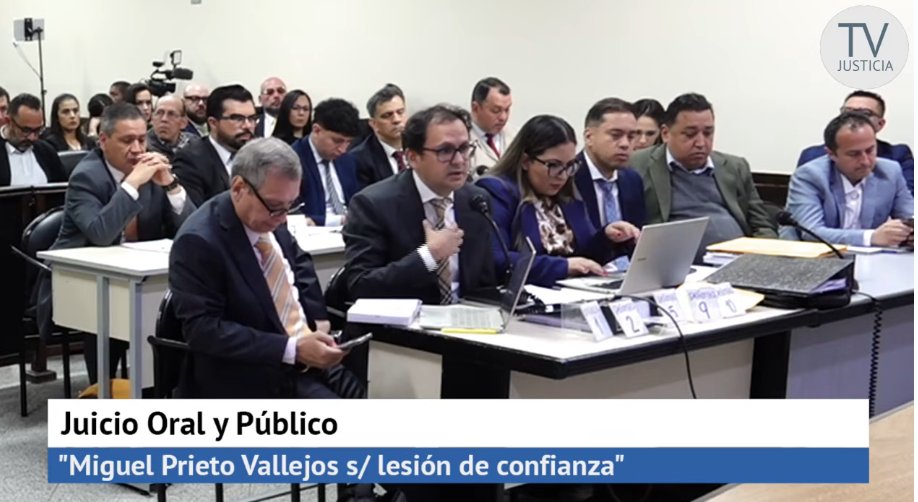 ElpremaArturopy's tweet photo. ¿En serio la fiscalía usa como argumento el "cambio de marca" de los insumos que se compraron? no puede ser.
¿El argumento fiscal para acusar a Prieto es que se pidió una marca y porque no tenían todo y mandaron otra marca para completar ya es lesión de confianza? https://t.co/CGOgJA8yRV