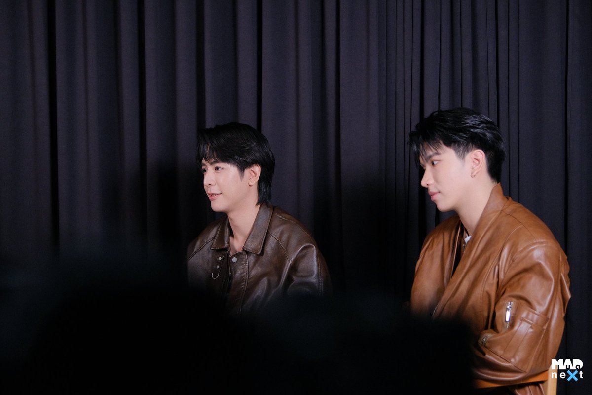 madXofficial_ch's tweet photo. เอาเบื้องหลังการถ่ายรายการ #madNext ของสองหนุ่ม #ซีคีน มาฝากกก หลังกล้องมีทั้งมุมจริงจังตอนทำงาน และมุมสบายๆ ของทั้งคู่เลย
เทปเต็มจะเป็นยังไง! 2 ก.ย. 18.00 น. เจอกัน!
📍ที่ youtube @madXCreativeCreatureTalk
#SeaKeen #madNextxSeakeen #michaelchevas #WEIRDO101Series #GMMTV https://t.co/YuAkwrNlmJ