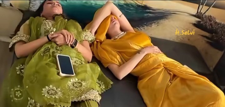 Fatimah33664's tweet photo. Hana so kr uth jao ab shaam ho gayi🤪  @Farrhana_bhatt 

#FarrhanaBhatt #FarrhanaRebellions #kkk15 https://t.co/rwSWdliIUs