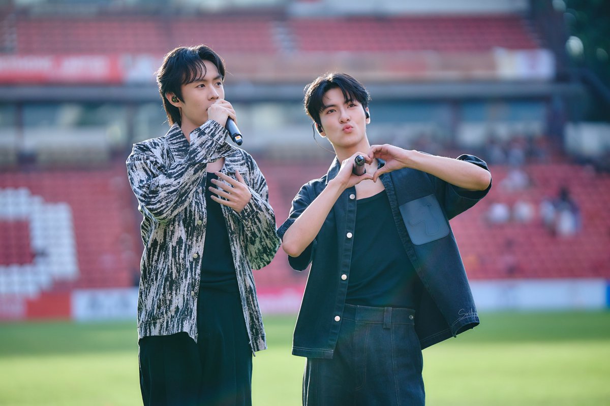 SpecialThailand's tweet photo. 💥 Special Olympics Thailand Charity Football Match 2026 
❤️มินิคอนเสิร์ต #GMMTV 🎤
📍29 ส.ค’ 69 ณ สนามธันเดอร์โดมสเตเดี้ยม

🙏💙

#Earthpirapat #mixxiw 
#TeshowPromsakha #PingKrittanun 
#ThamTupthong #nattapatmac
#Charityfootballmatch2026
#MTUTD #PoliceTeroFC https://t.co/1GH7Cs5oJF
